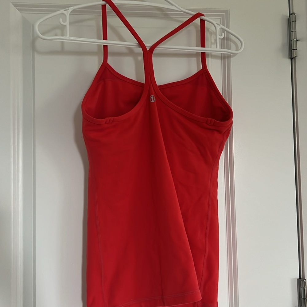 Red top - Picture 4 of 7